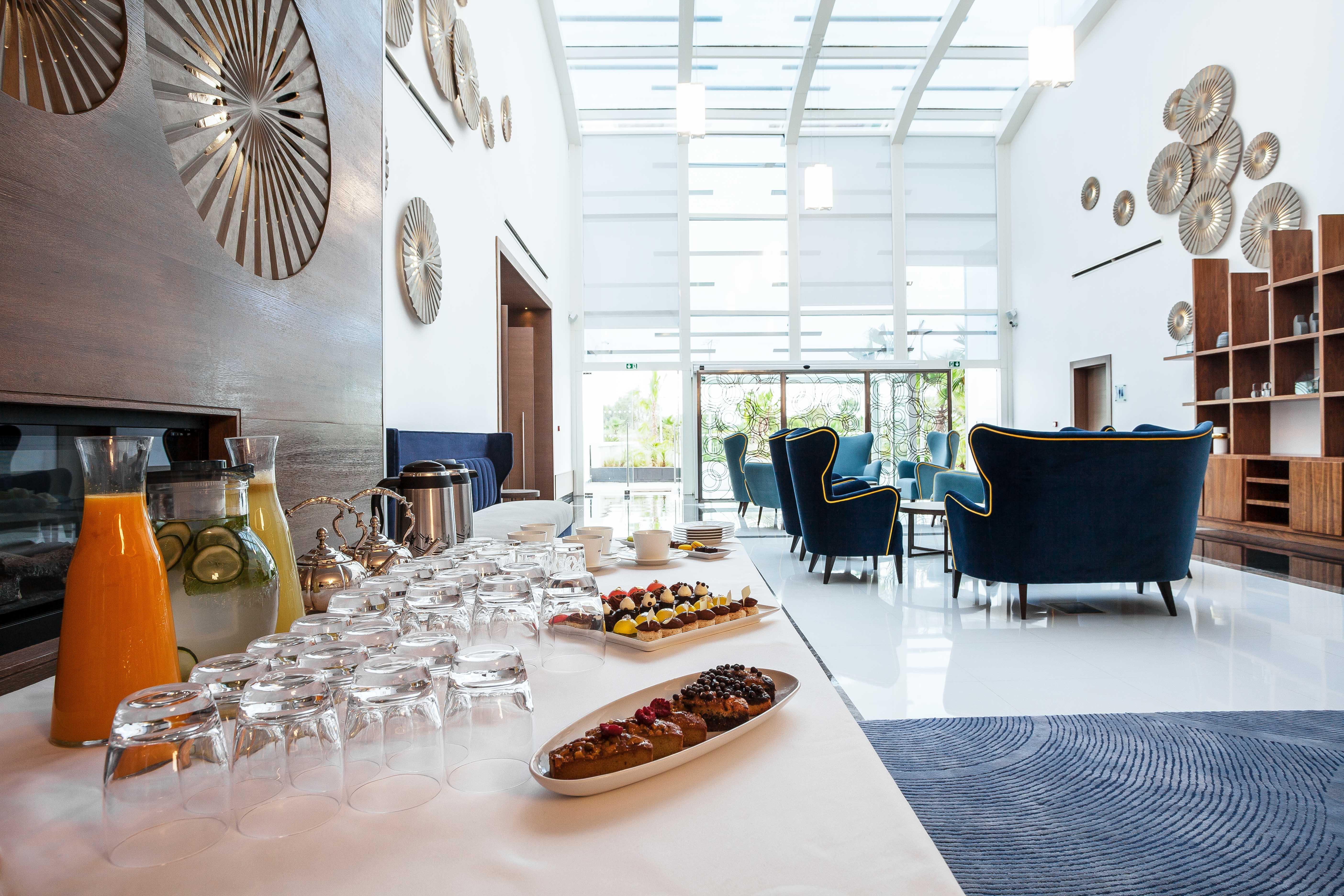 The View Bouznika Hotel Exterior photo The lounge at the airport